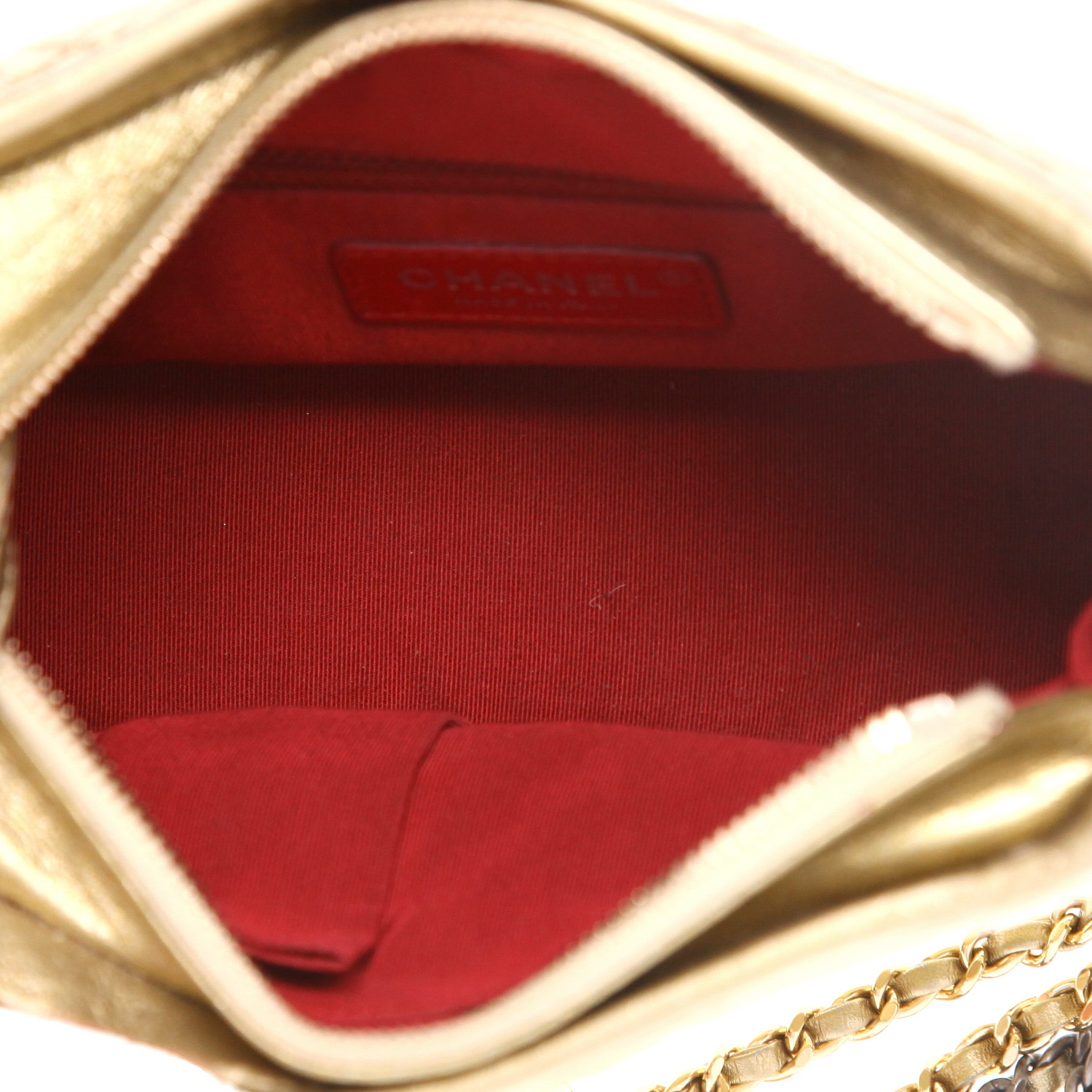 Sac bandoulière Chanel  Gabrielle  petit modèle  en cuir matelassé doré - Detail D3