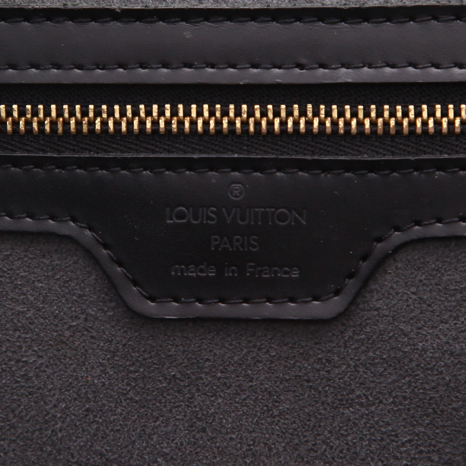 Louis Vuitton  Lussac handbag  in black epi leather - Detail D2
