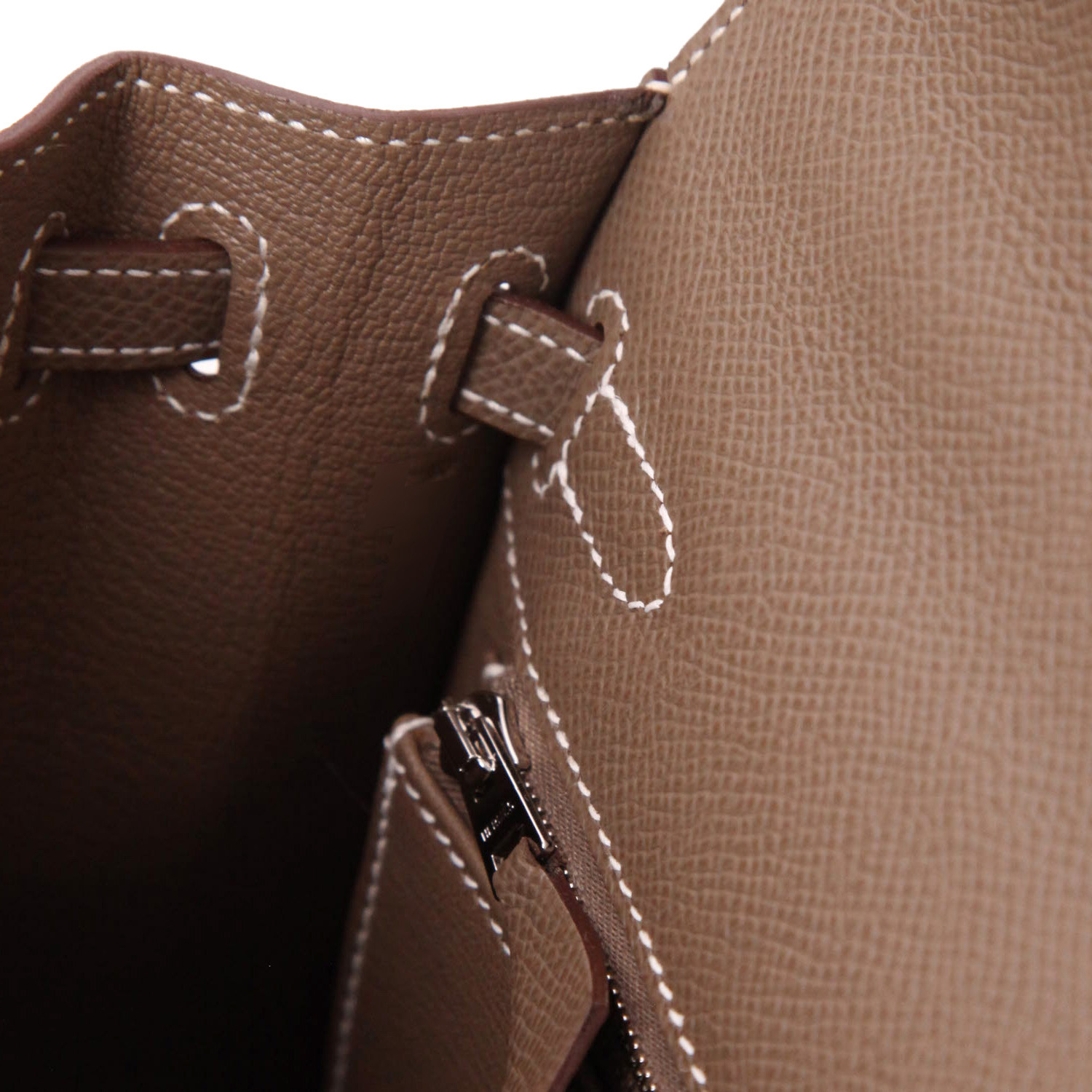 Sac à main Hermès  Kelly 25 cm en cuir epsom étoupe - Detail D4