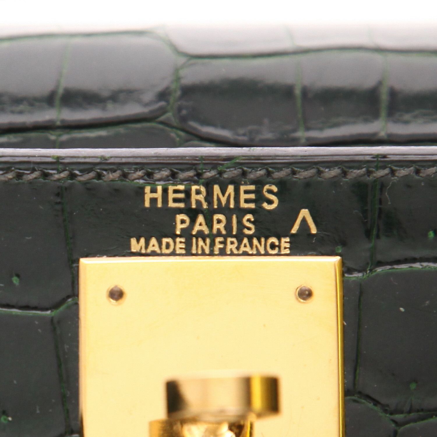 Bolso de mano Hermès  Kelly 28 cm en cocodrilo porosus verde - Detail D2