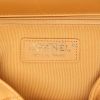 Bolso bandolera Chanel   en cuero acolchado beige - Detail D2 thumbnail