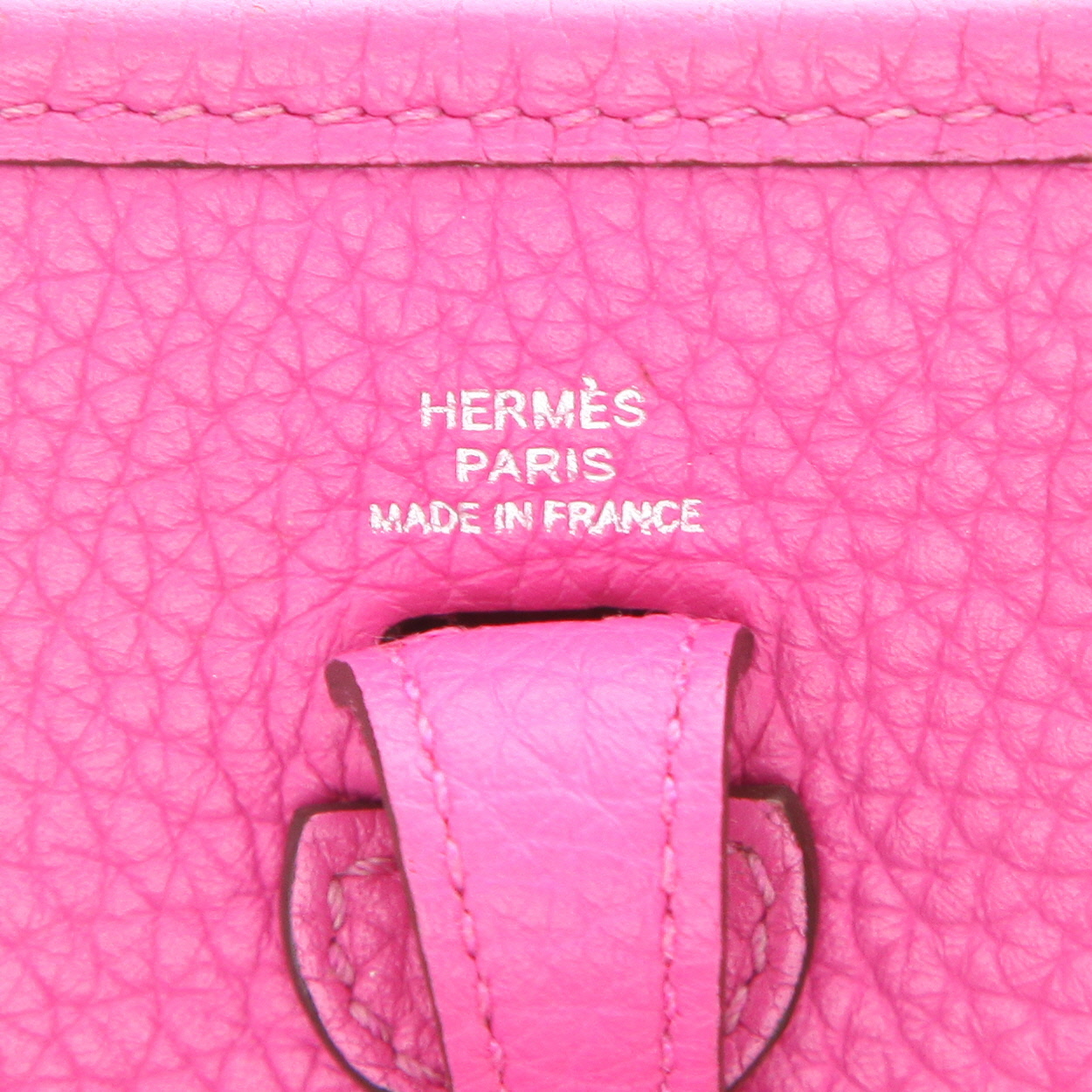 Sac bandoulière Hermès  Mini Evelyne en cuir taurillon clémence rose Magnolia - Detail D2