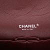 Bolso de mano Chanel  Timeless Jumbo en cuero granulado acolchado negro - Detail D2 thumbnail