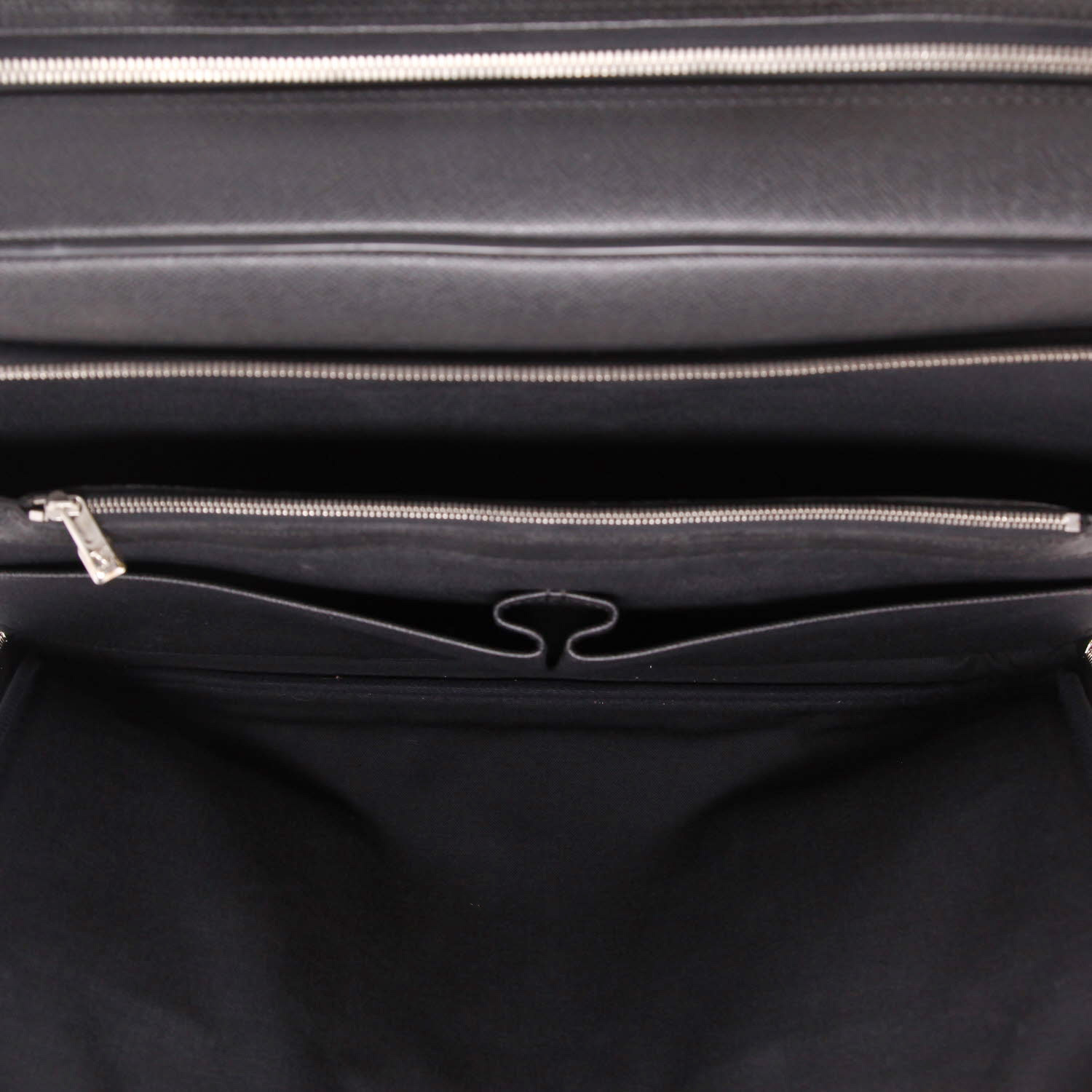 Valise Louis Vuitton   en cuir noir - Detail D3