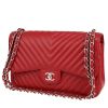 Sac à main Chanel  Timeless Jumbo en cuir matelassé chevrons rouge - 00pp thumbnail