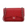Chanel  Timeless Jumbo handbag  in red chevron quilted leather - 360 thumbnail