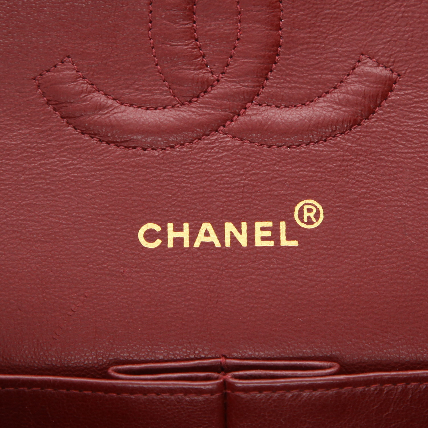 Bolso de mano Chanel  Timeless Classic en cuero acolchado negro - Detail D2