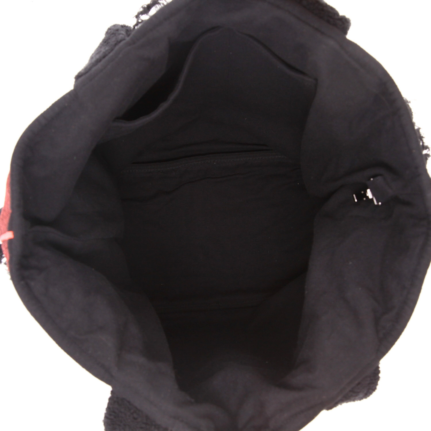 Sac cabas Chanel   en tissu-éponge noir et rouge - Detail D3