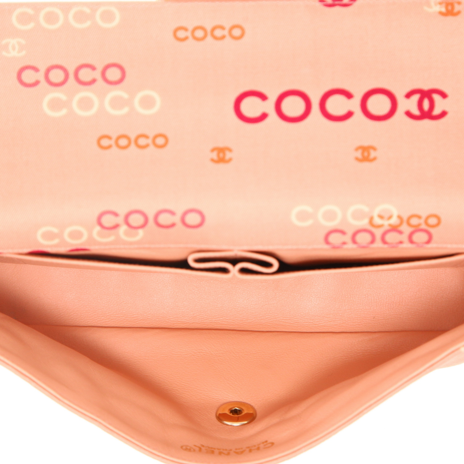 Chanel  Choco bar shoulder bag  in salmon pink monogram canvas - Detail D3