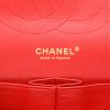 Bolso de mano Chanel  Timeless Jumbo en cuero acolchado rojo - Detail D2 thumbnail