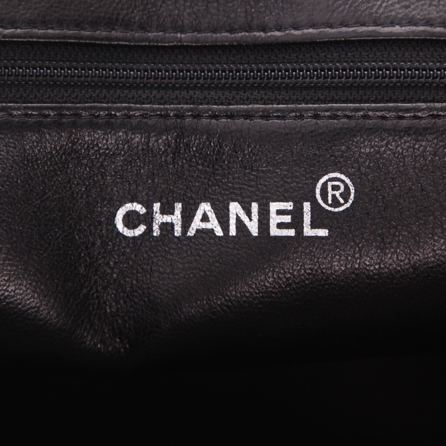 Borsa Chanel  Medaillon in pelle martellata e trapuntata nera - Detail D2