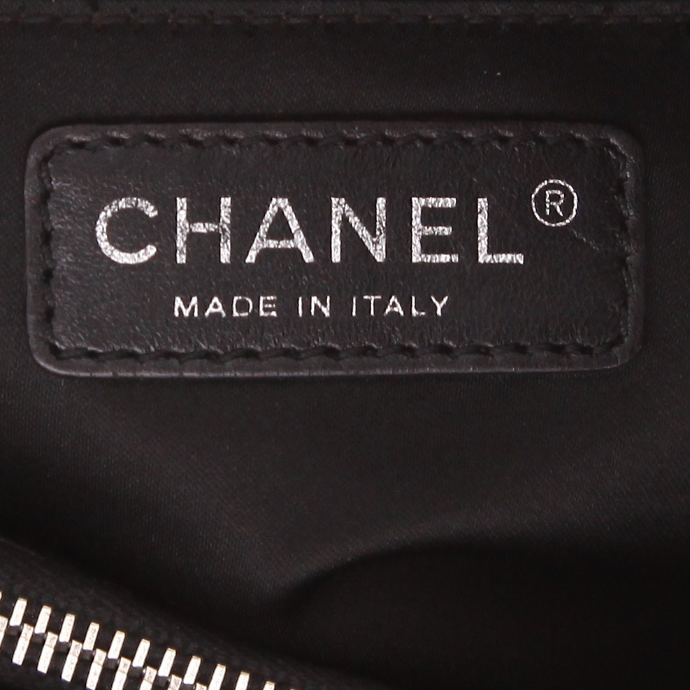 Borsa Chanel  Shopping GST in pelle martellata e trapuntata nera - Detail D2