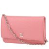 Bolso bandolera Chanel  Wallet on Chain en cuero acolchado rosa - 00pp thumbnail