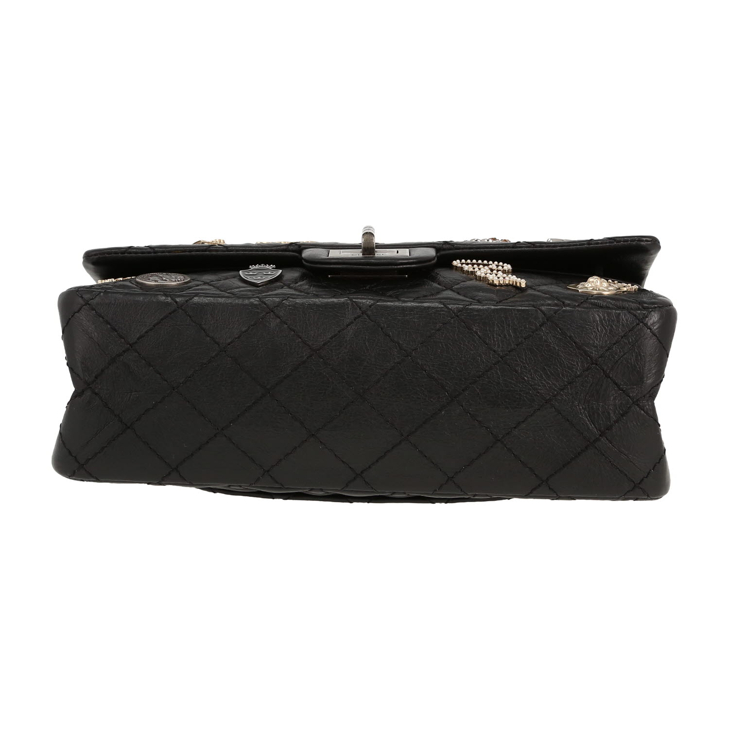 Chanel 2.55 handbag  in black quilted leather - Detail D1