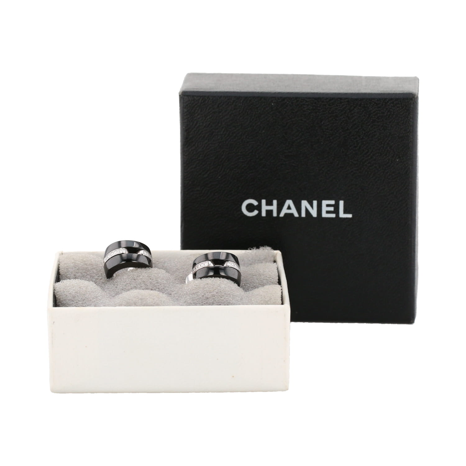 Orecchini flessibili Chanel Ultra in oro bianco, ceramica nero e diamanti - Detail D2