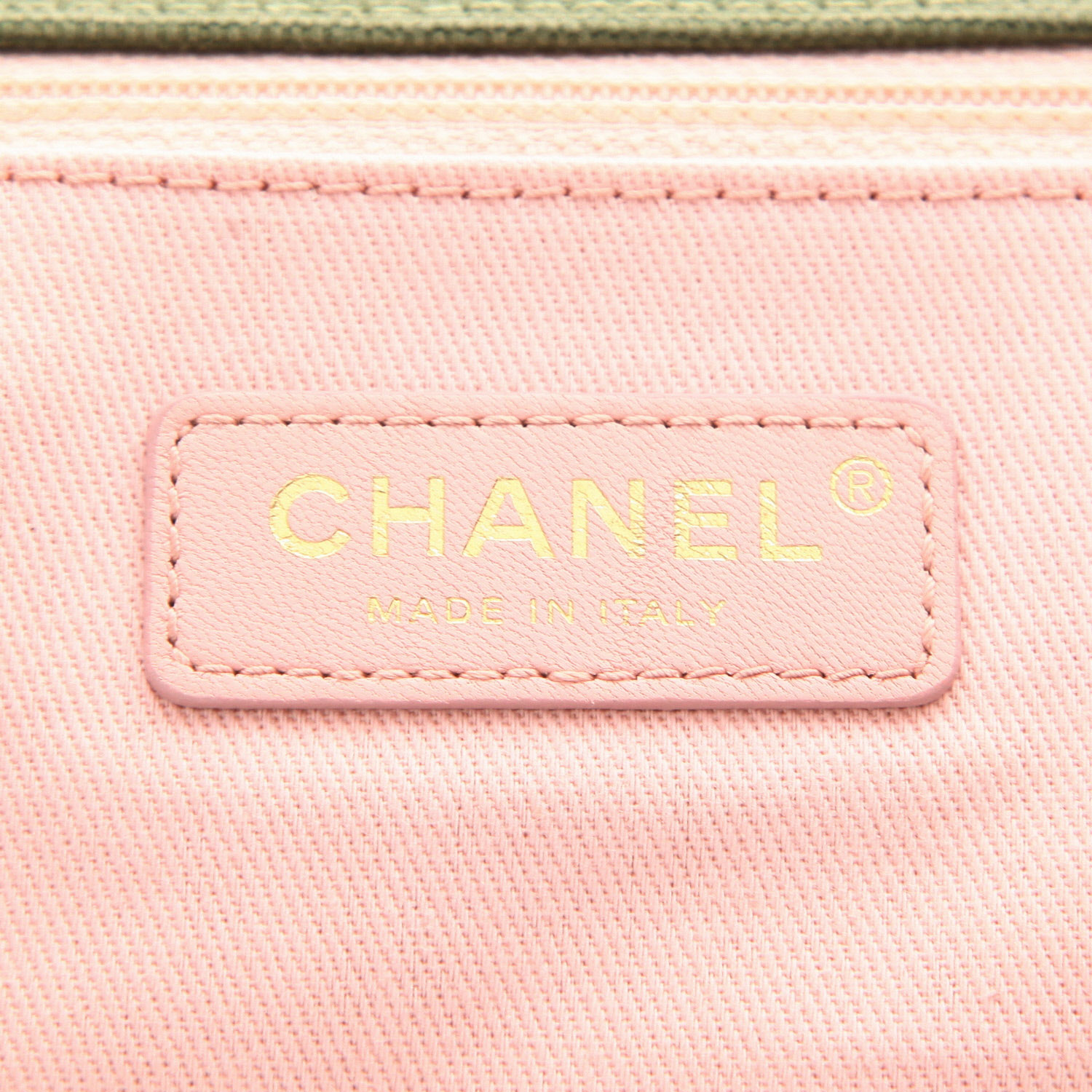 Sac à main Chanel  Timeless Jumbo en toile vert-kaki et marron - Detail D2
