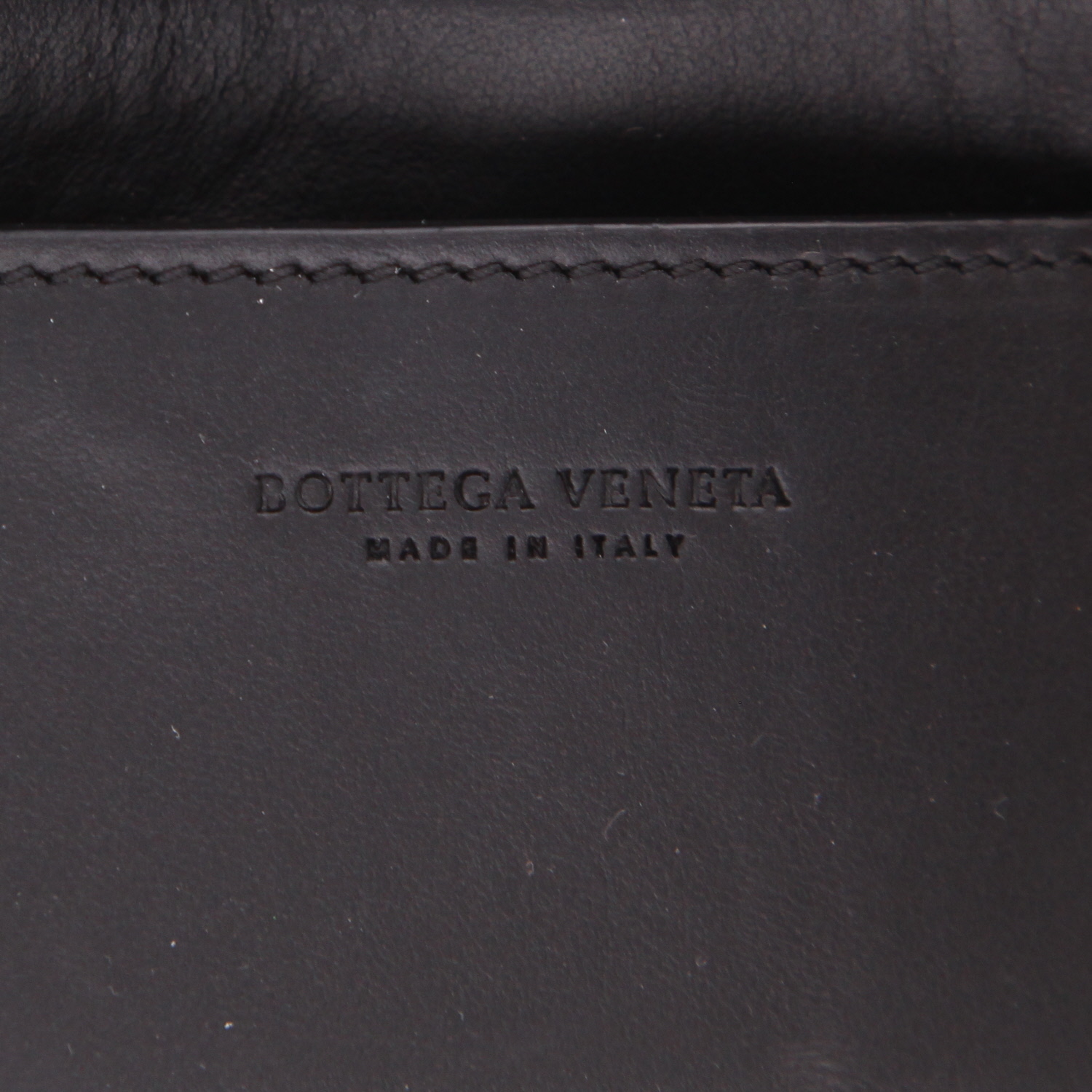 Bottega Veneta  Cassette clutch-belt  in black intrecciato leather - Detail D2