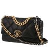 Bolso bandolera Chanel  19 en cuero acolchado negro - 00pp thumbnail