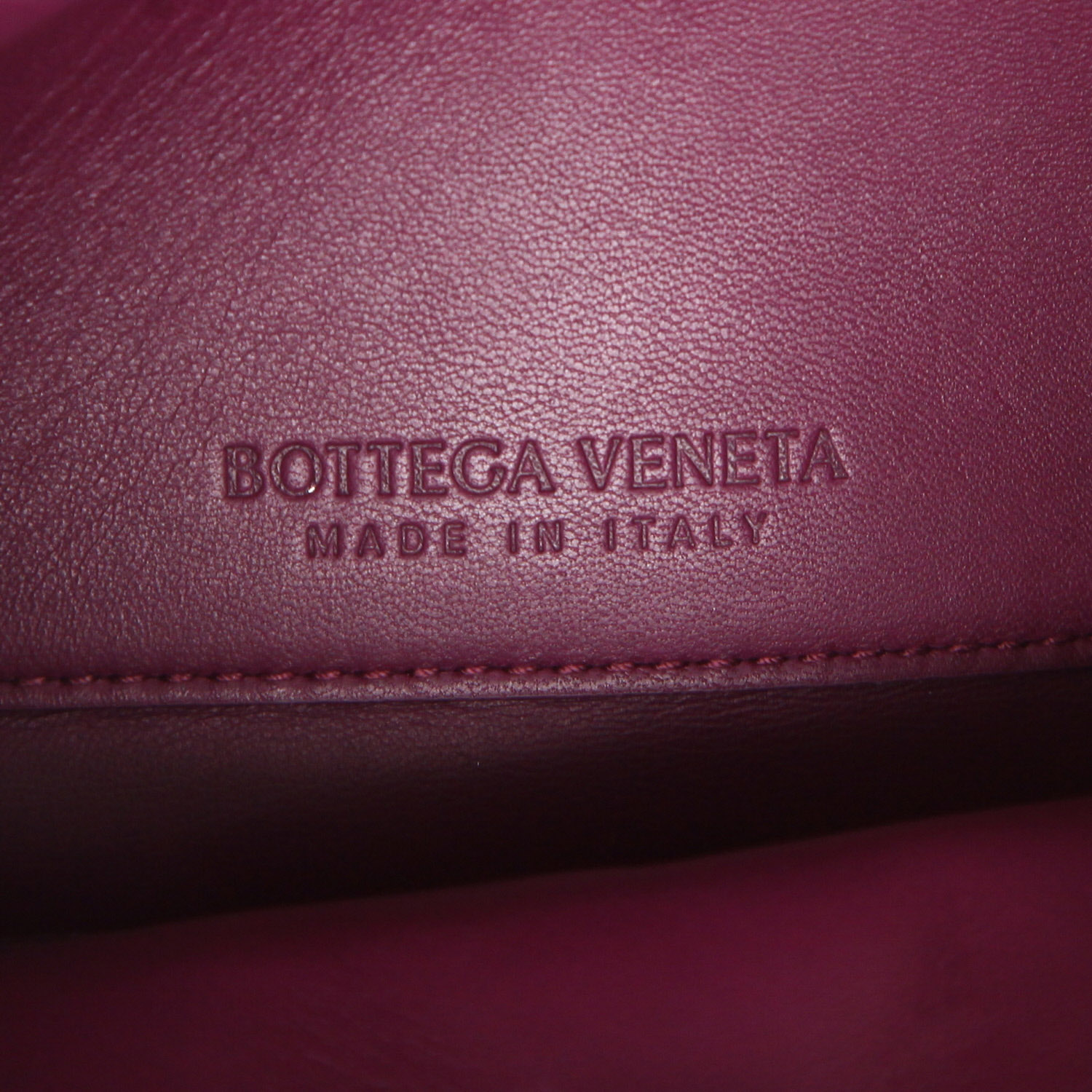 Bottega Veneta  Mount small model  shoulder bag  in burgundy leather - Detail D2