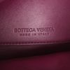 Bolso bandolera Bottega Veneta  Mount modelo pequeño  en cuero color burdeos - Detail D2 thumbnail