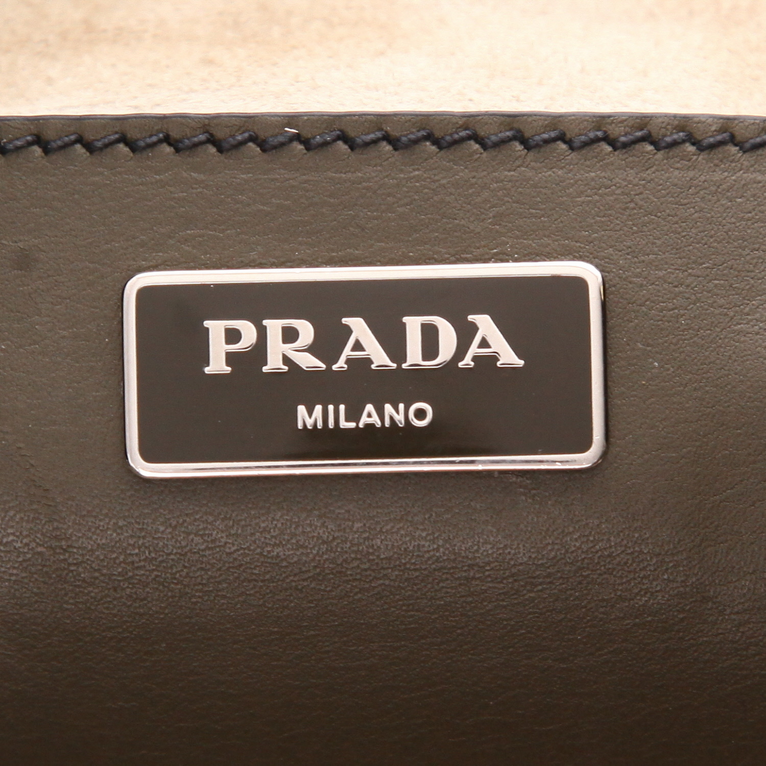Prada  Twin Zip handbag  in khaki leather - Detail D2