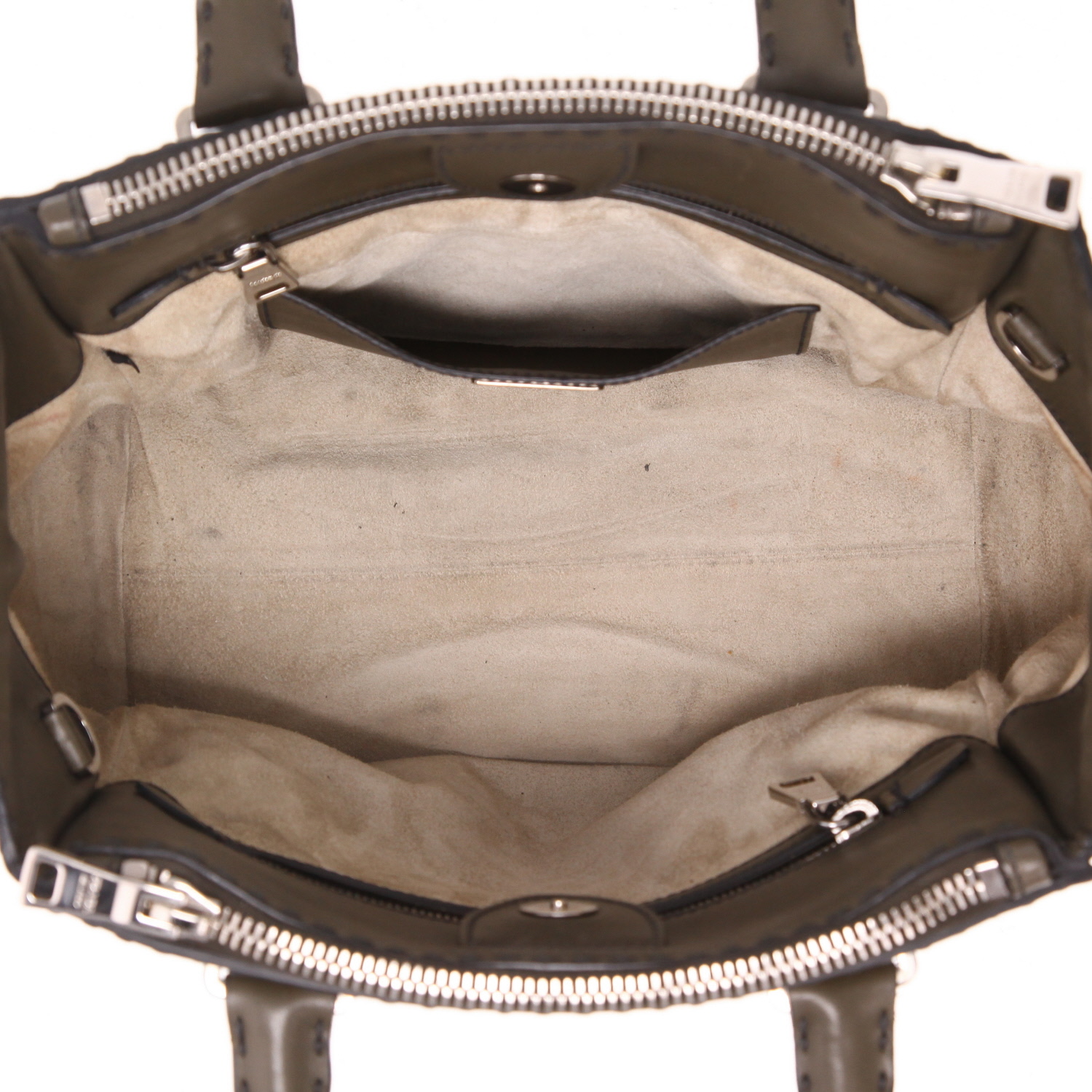 Bolso de mano Prada  Twin Zip en cuero caqui - Detail D3