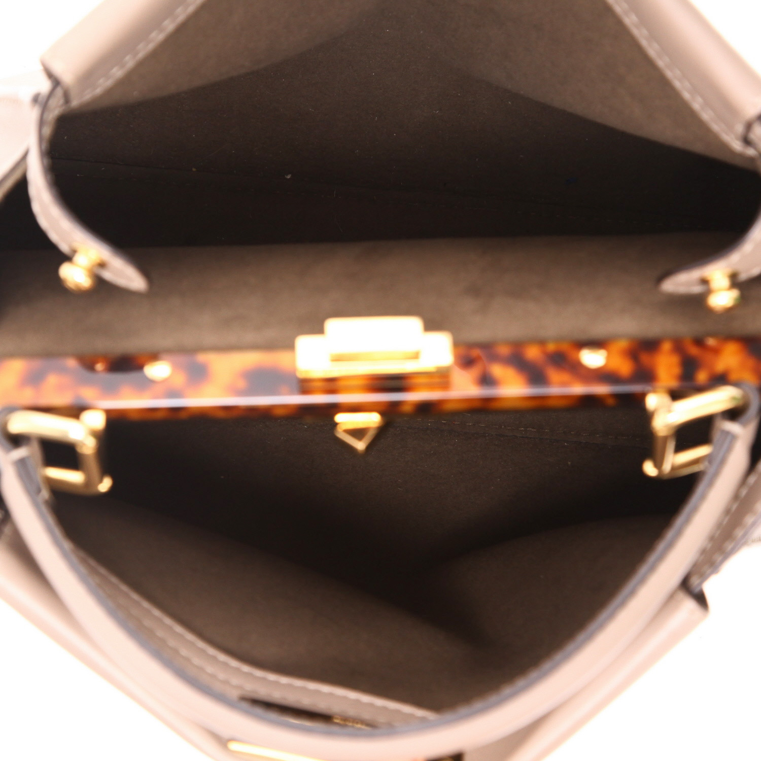 Sac bandoulière Fendi  Peekaboo ISeeU moyen modèle  en cuir taupe - Detail D3