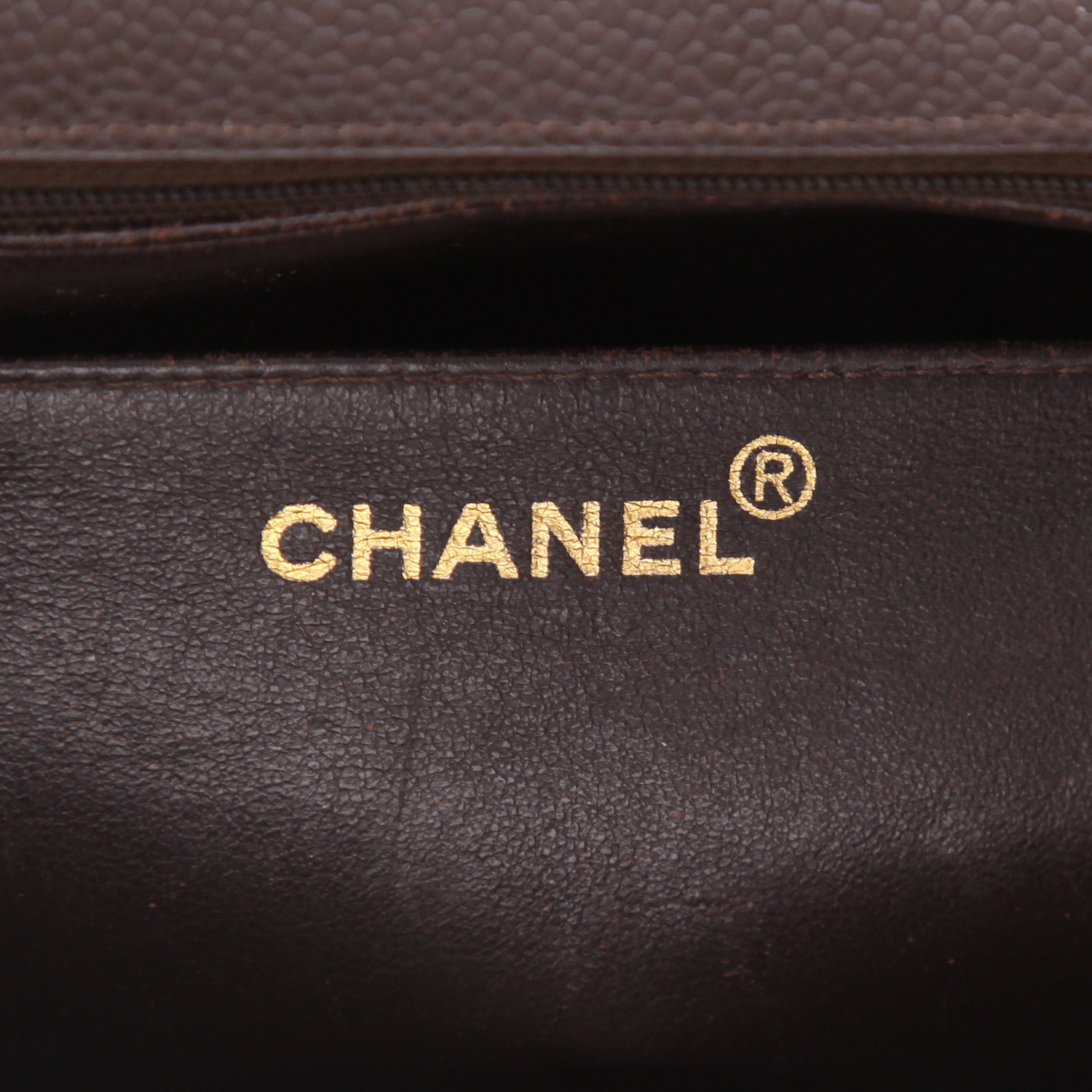 Sac à main Chanel  Timeless Jumbo en cuir grainé matelassé marron - Detail D2
