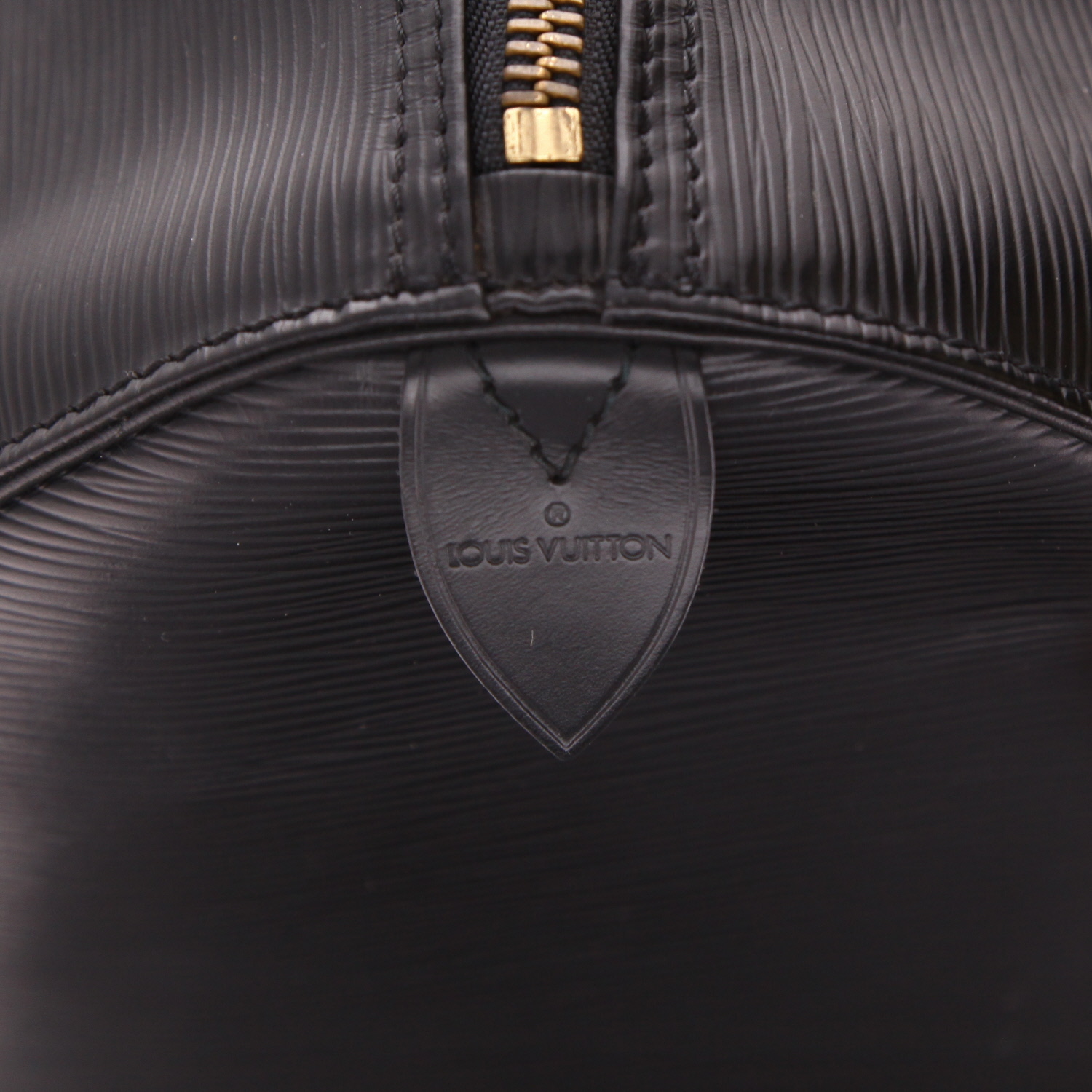 Sac de voyage Louis Vuitton  Keepall 55 en cuir épi noir - Detail D2