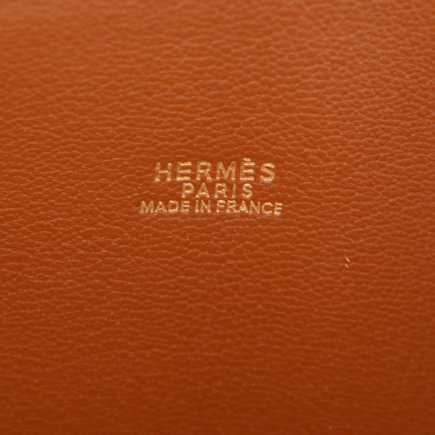 Hermès  Macpherson handbag  in gold leather - Detail D2