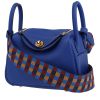 Bolso de mano Hermès  Lindy mini  en cuero togo azul Zafiro - 00pp thumbnail