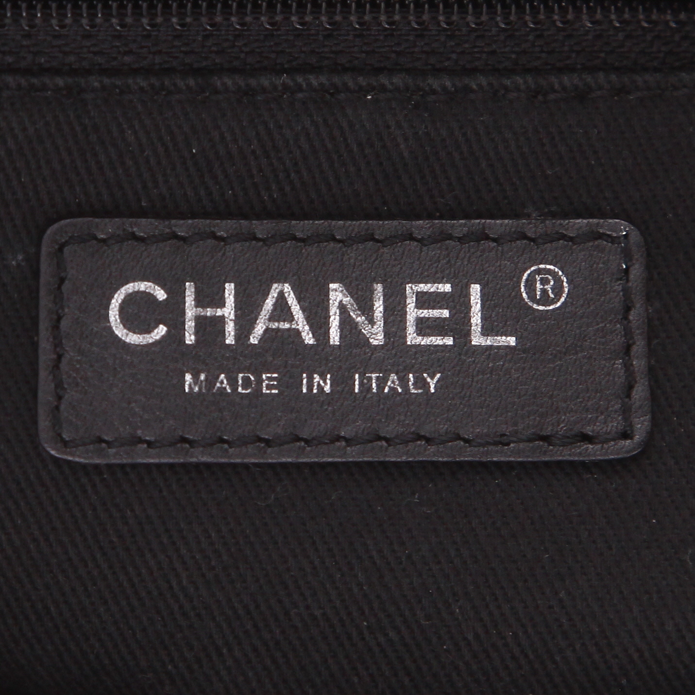 Bolso Cabás Chanel  Grand Shopping en cuero granulado negro - Detail D2