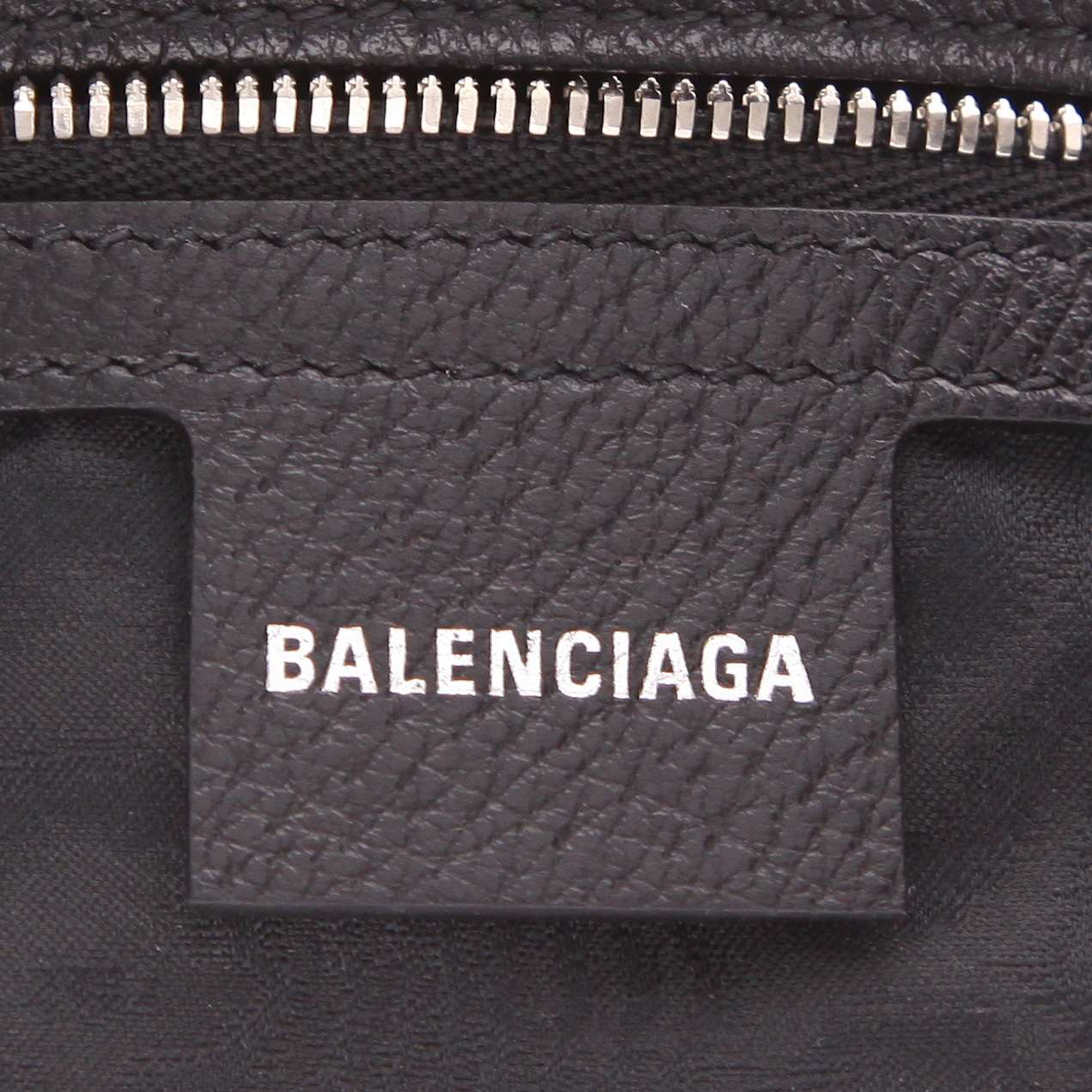 Sac à main Edition limitée Balenciaga x Gucci Jackie en toile monogram grise et cuir noir - Detail D2