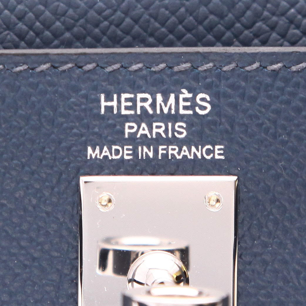 Bolso de mano Hermès  Kelly 25 cm en cuero epsom Bleu de Prusse - Detail D2