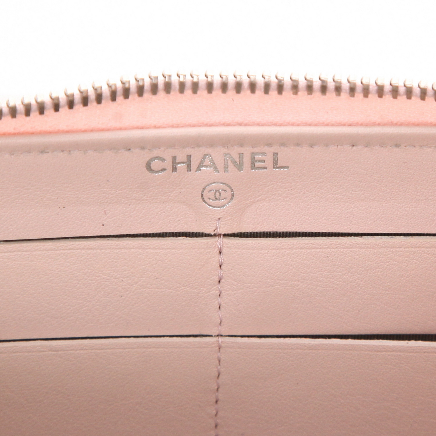Portefeuille Chanel   en cuir rose-pale - Detail D2