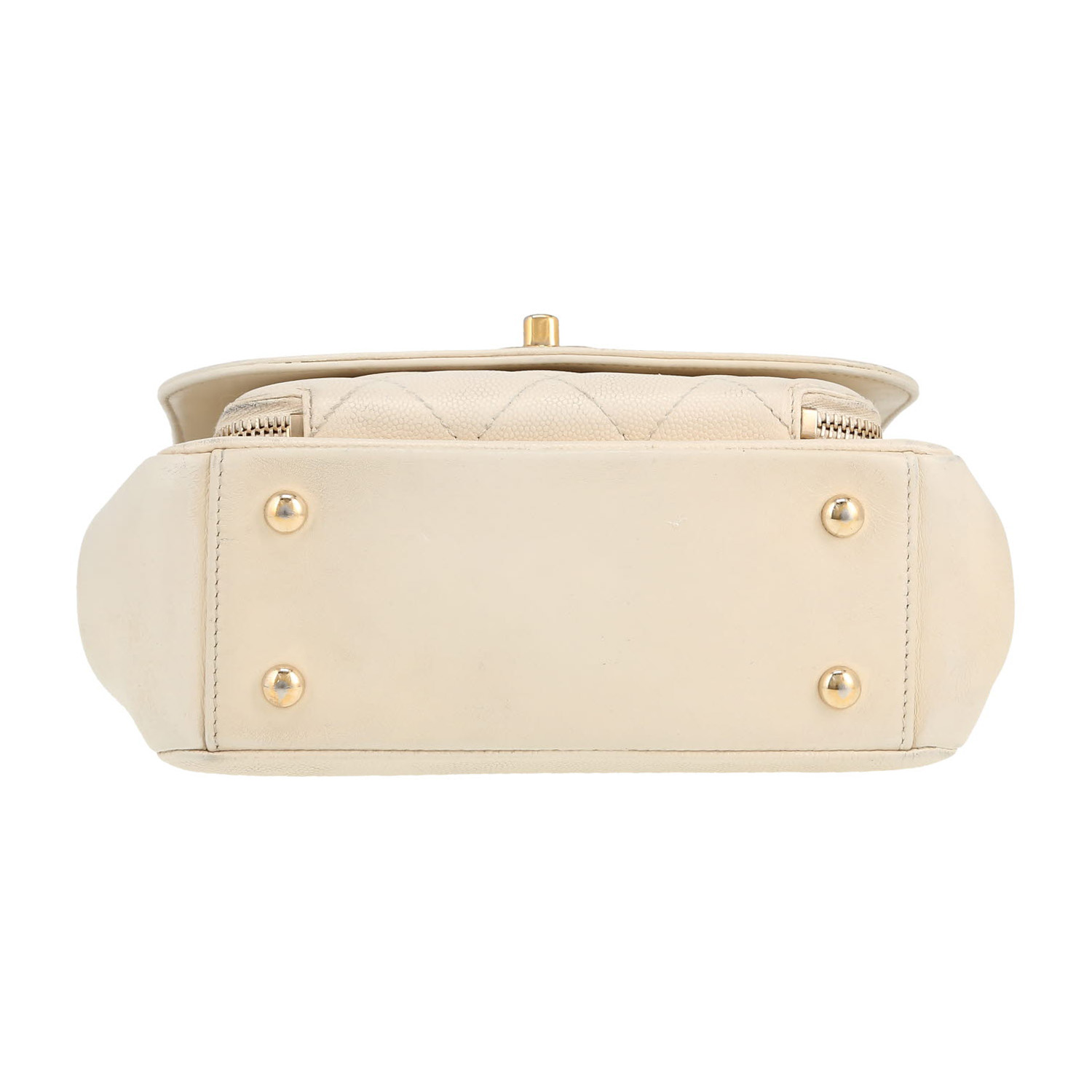 Sac bandoulière Chanel  Affinity en cuir grainé matelassé blanc - Detail D1