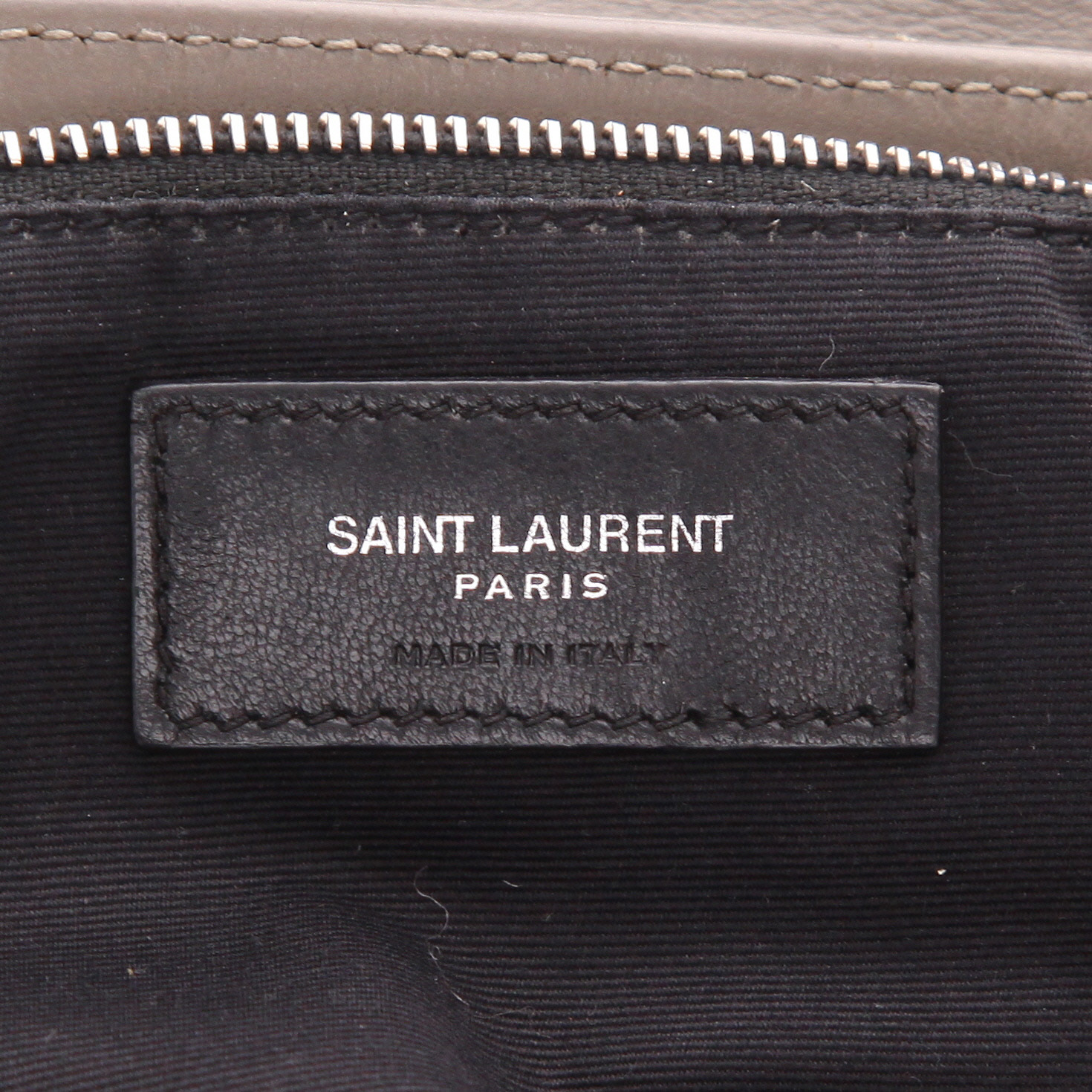 Saint Laurent  Loulou handbag  in grey chevron quilted leather - Detail D2