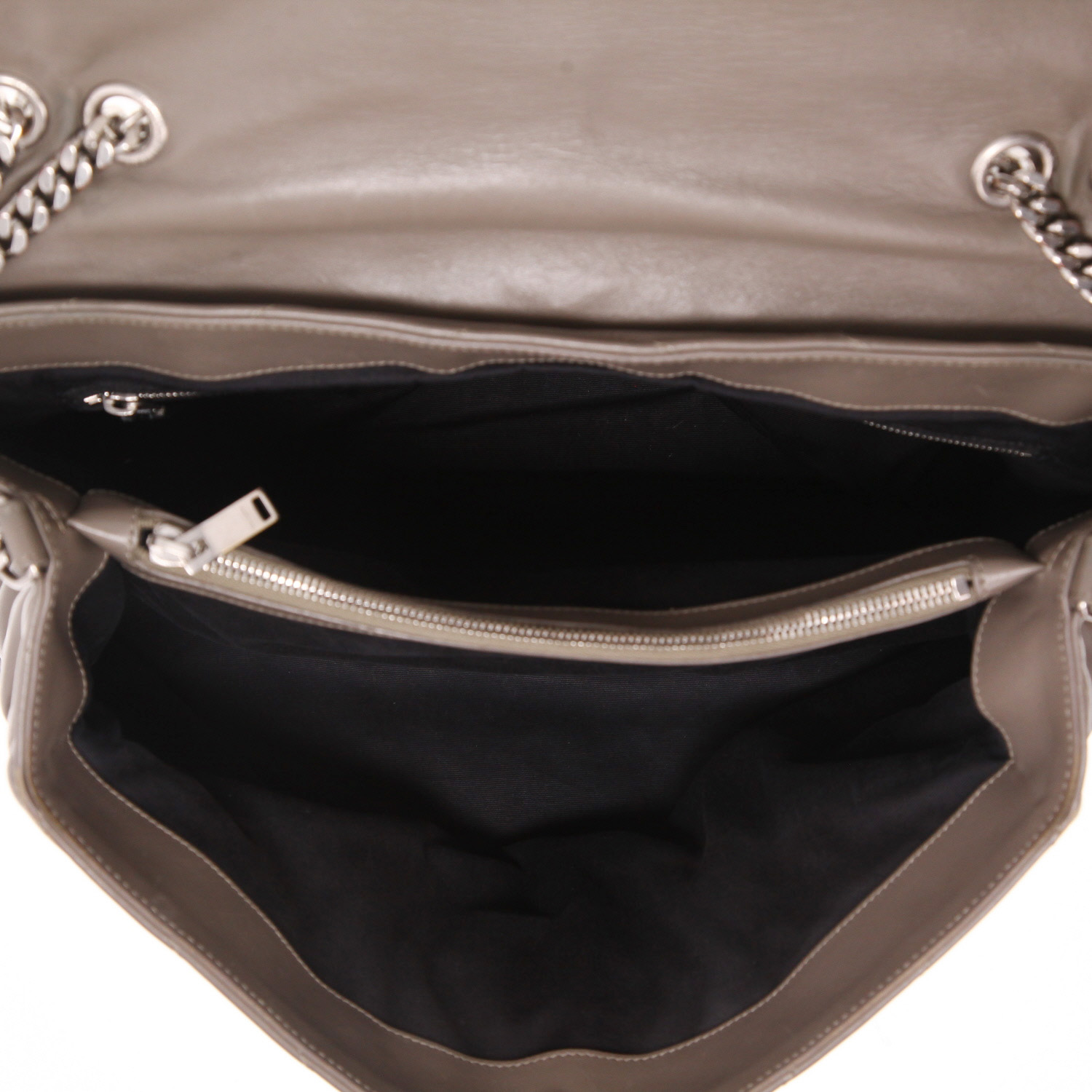 Saint Laurent  Loulou handbag  in grey chevron quilted leather - Detail D3