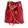 Bolso bandolera Prada  Triangle mini  en charol rojo - 00pp thumbnail