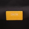 Bolso bandolera Dior  Lingot 22 en lona Monogram Oblique amarilla y cuero amarillo - Detail D2 thumbnail