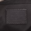 Sac bandoulière Louis Vuitton   en cuir damier empreinte noir - Detail D2 thumbnail