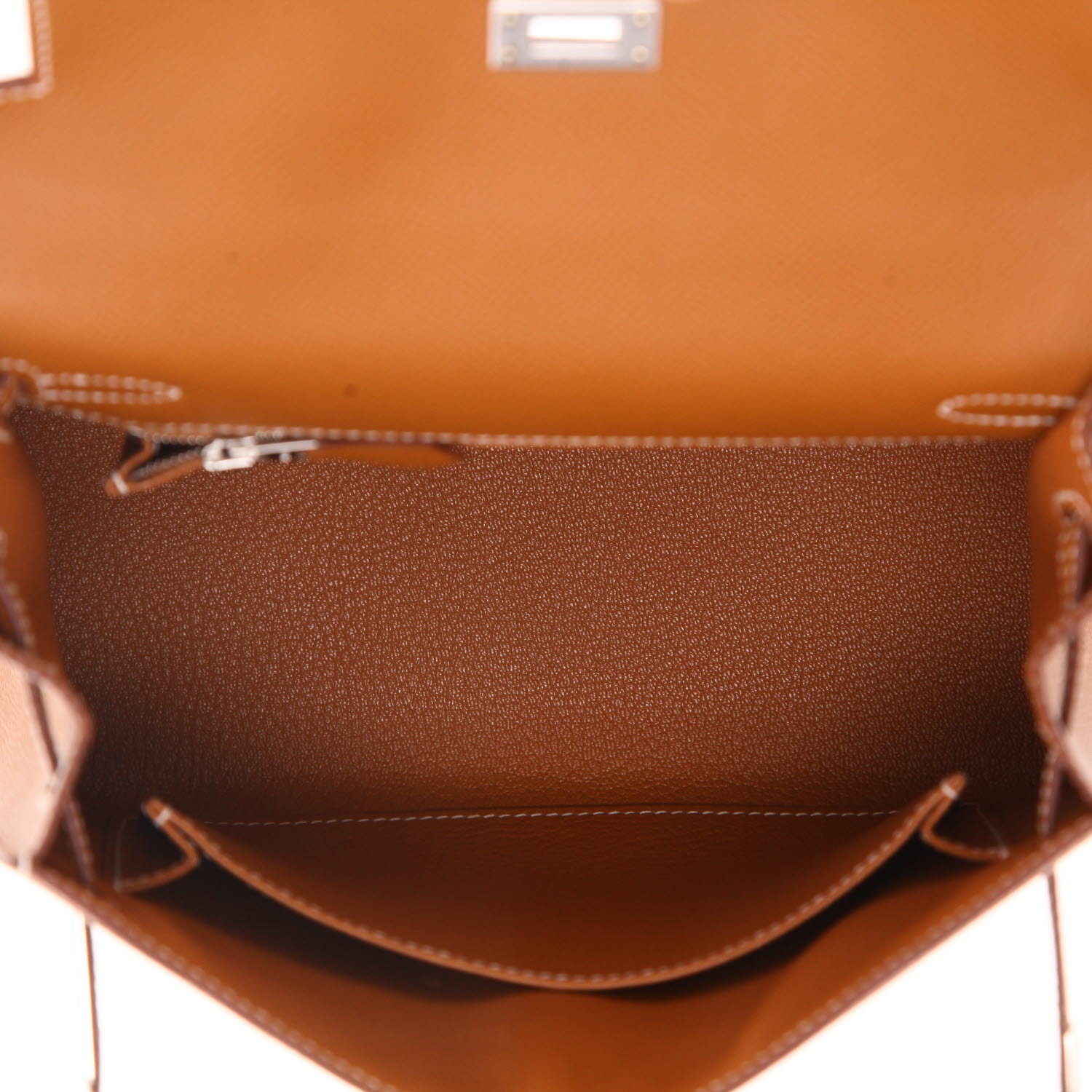 Bolso de mano Hermès  Kelly 25 cm en cuero epsom color oro - Detail D3