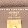 Bolso de mano Hermès  Kelly 25 cm en cuero epsom marrón etoupe - Detail D2 thumbnail