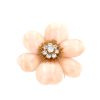 Broche-colgante Van Cleef & Arpels Rose de Noel de oro amarillo, coral y diamantes - 360 thumbnail