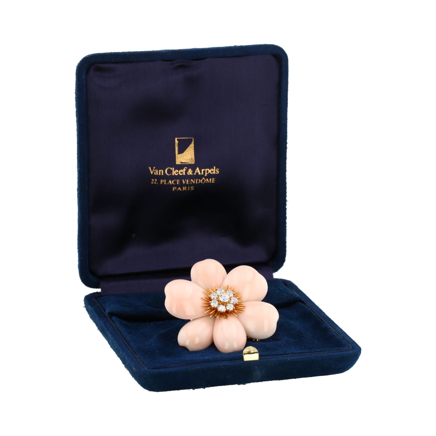 Van Cleef 
Arpels Rose de Noel brooch-pendant in yellow gold, coral and diamonds - Detail D2