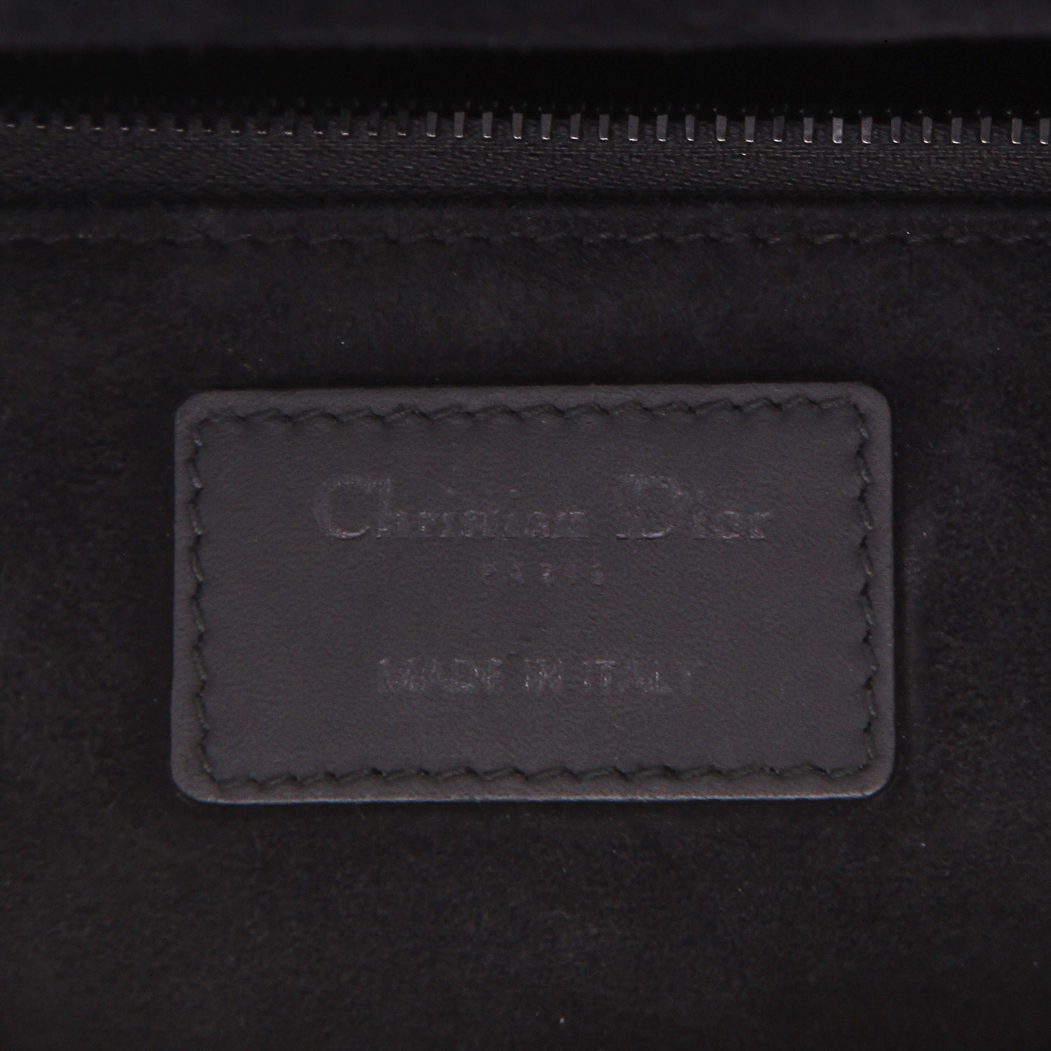 Bolso de mano Dior  Lady Dior modelo grande  en cuero cannage negro - Detail D2