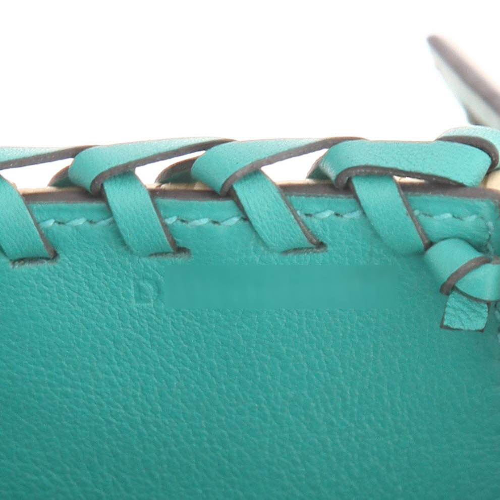 Bolso de mano Hermès  Kelly 20 cm Picnic en mimbre y cuero swift Vert Veronese - Detail D4