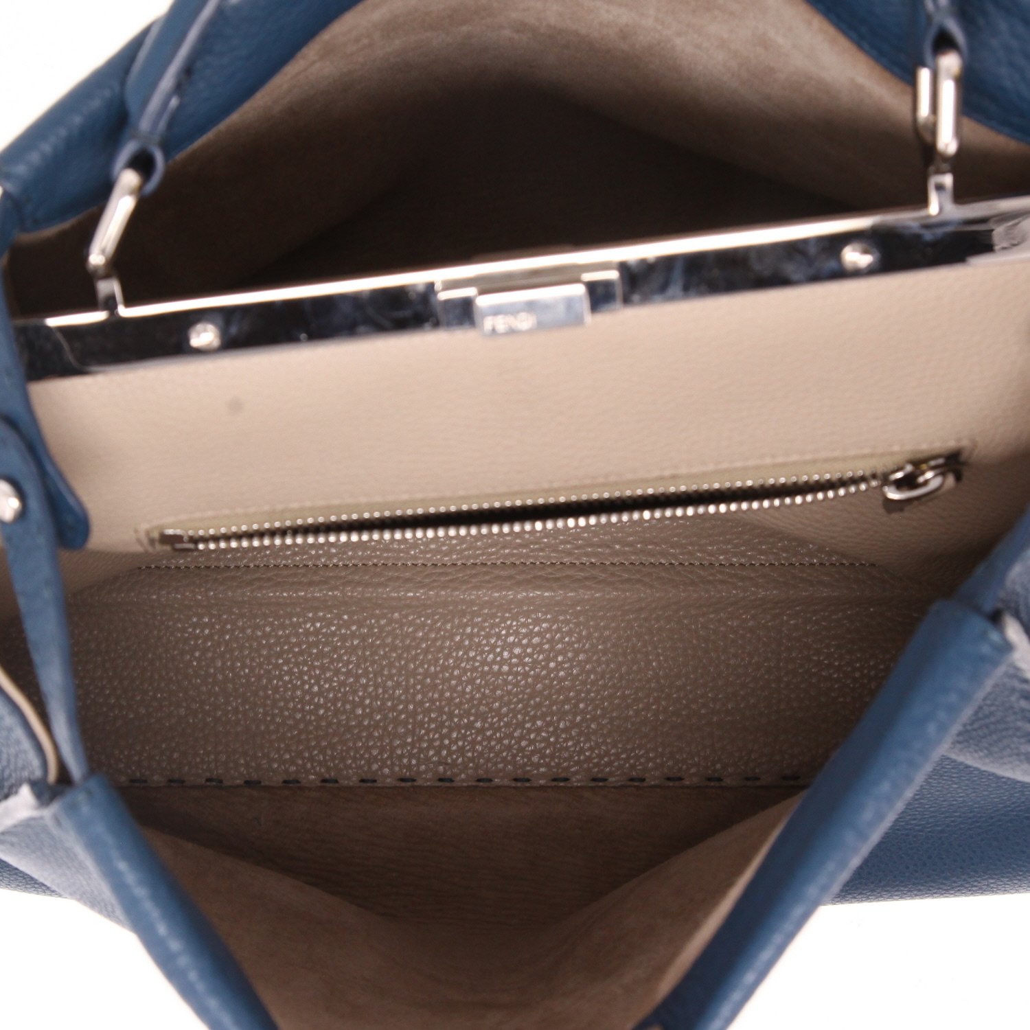 Sac à main Fendi  Peekaboo en cuir grainé bleu - Detail D3