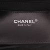 Bolso de mano Chanel  Mademoiselle en cuero irisado negro - Detail D2 thumbnail