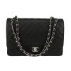 Chanel  Timeless Maxi Jumbo handbag  in black quilted grained leather - 360 thumbnail